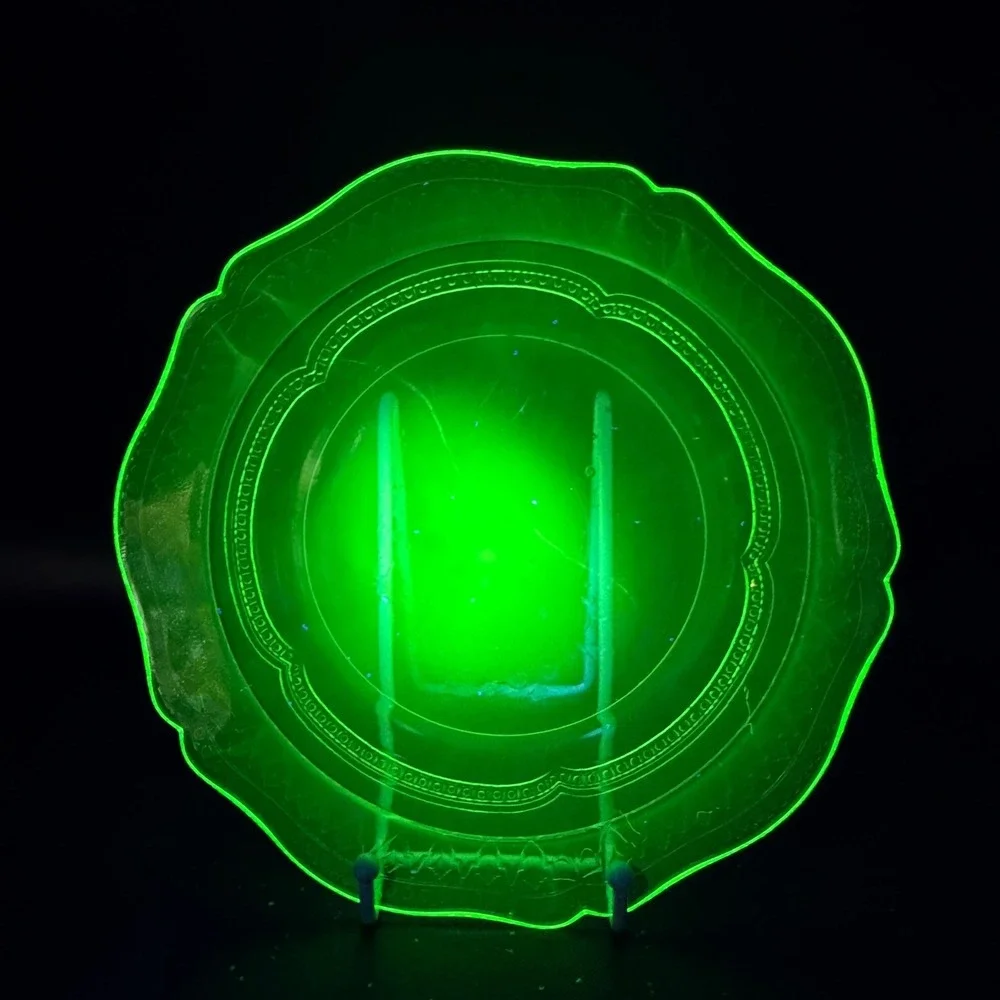 Federal Glass‎ Patrician Spoke Green Uranium Depression Glass 9in Plates Set 4